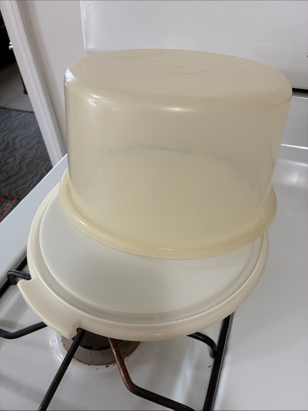 Tupperware Cream Plastic Cake Carrier and Base